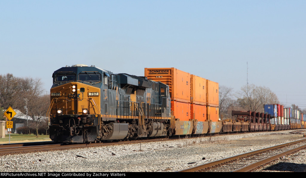 CSX 757 3303